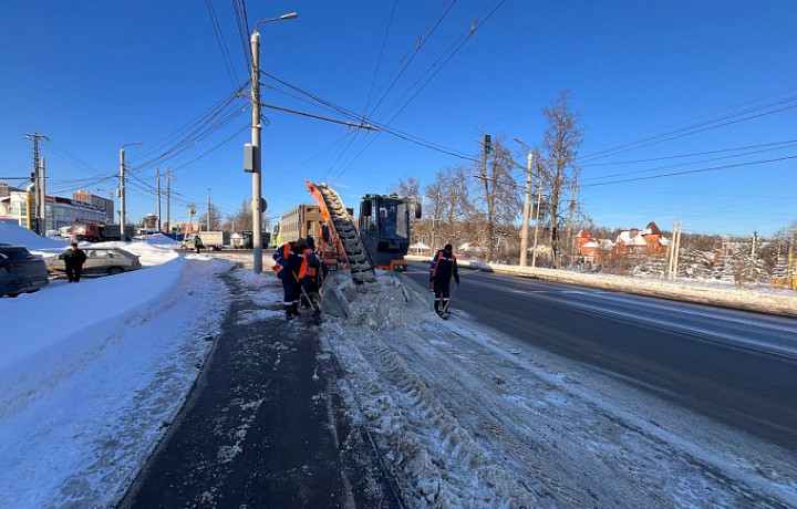 340 человек и 295 единиц техники задействуют в уборке Тулы 27 января