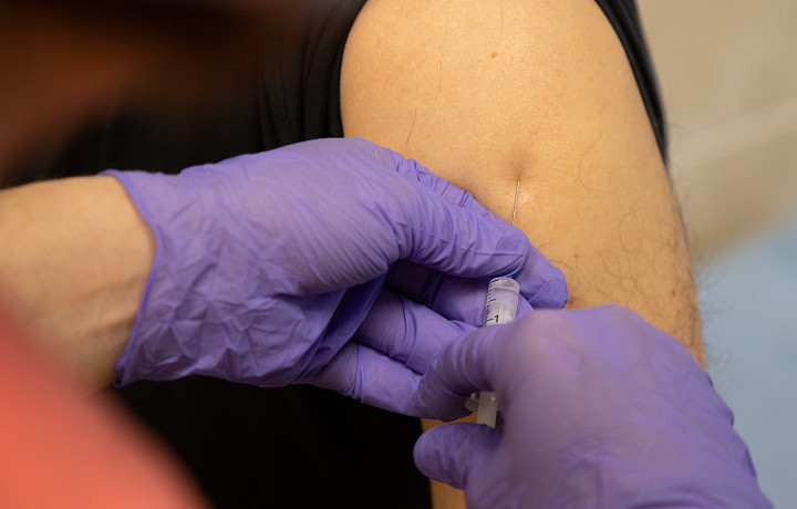 В Роспотребнадзоре рассказали, что нужно сделать перед прививкой от гриппа