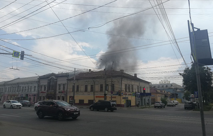 В Туле загорелось кафе на Центральном рынке