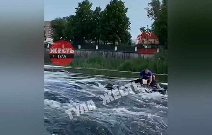 Спасатели вытащили труп из реки Упы на Пролетарской набережной в Туле