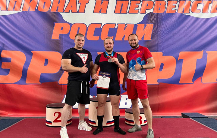 Туляк стал серебряным призером первенства России по пауэрлифтингу
