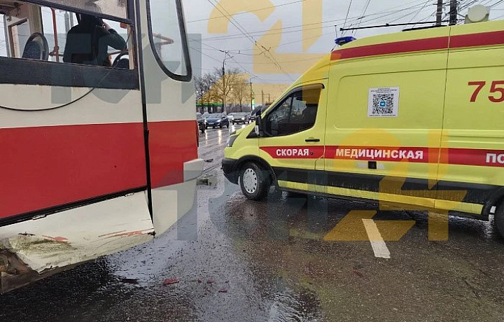 Троих пострадавших в ДТП на Пролетарском мосту в Туле выписали из больницы