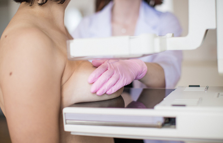 Деление клеток из-за снижения иммунитета: онколог рассказал, может ли коронавирус спровоцировать рак груди