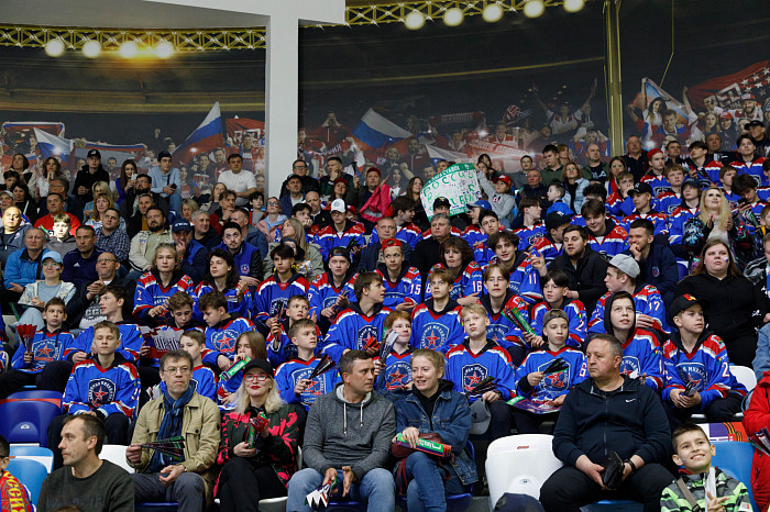 Фоторепортаж: как прошел матч между национальными сборными России и Беларуси