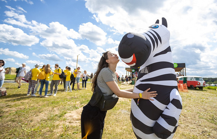 День поцелуев 2022: влюблённые туляки проявляют чувства на улицах города