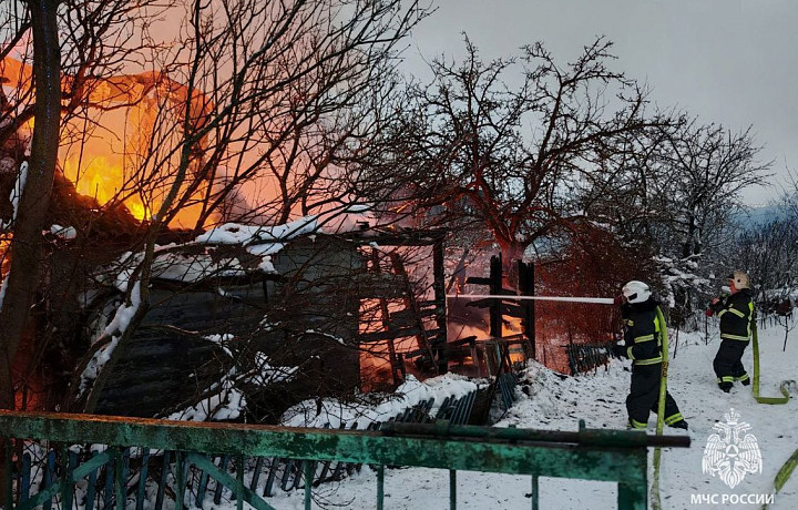 Тульские спасатели 9 января потушили два пожара