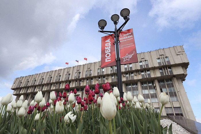 На площади Ленина в Туле прошел Парад Победы: фоторепортаж