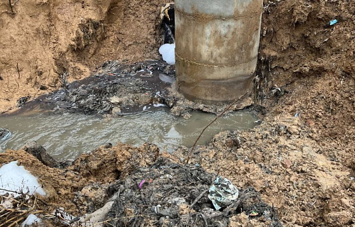 В Белеве устранят разлив канализации в водоохранной зоне