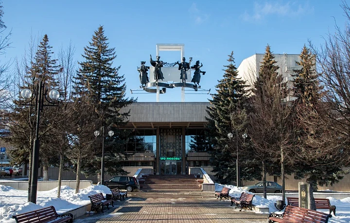 Спектакль о Лермонтове и большие новинки в кино: как провести выходные 24 и 25 декабря