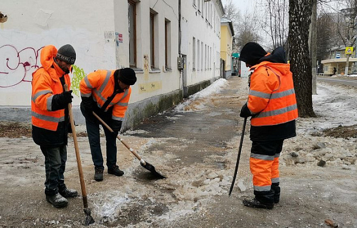 31 января в уборке Тулы задействуют более 330 рабочих и около 140 единиц техники