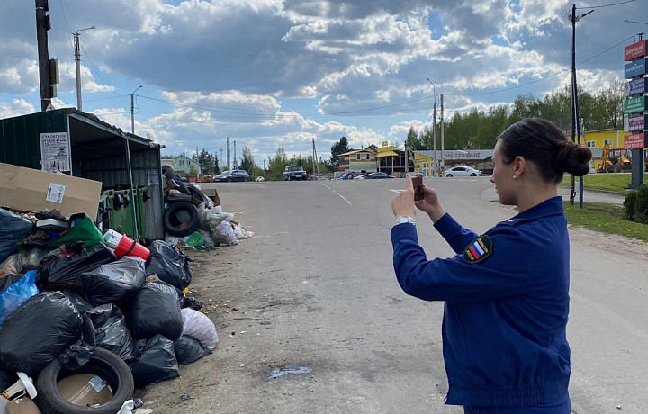Прокуратура провела проверку содержания улиц в Заокском районе после жалоб жителей на стихийные свалки