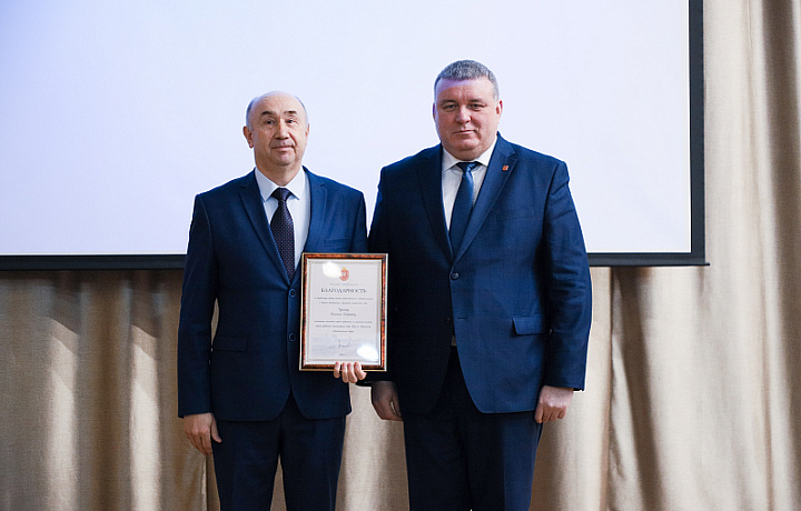 Руководители областного центра вручили награды отличившимся тулякам