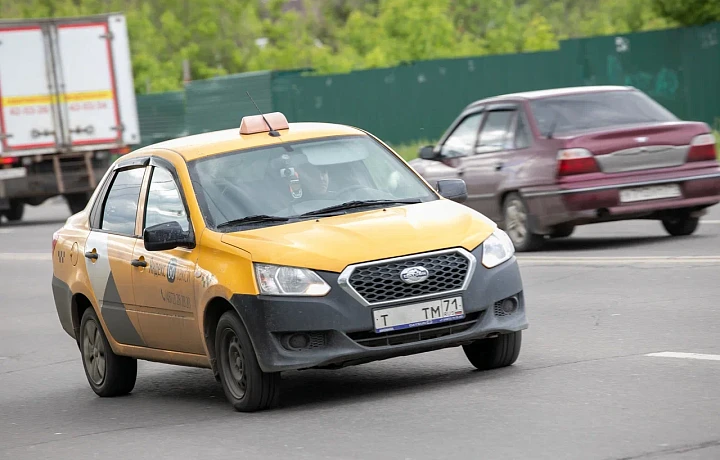 Закон о такси: пока в Тульской области более двух третей машин не попадают в «белый список» на 2026 год