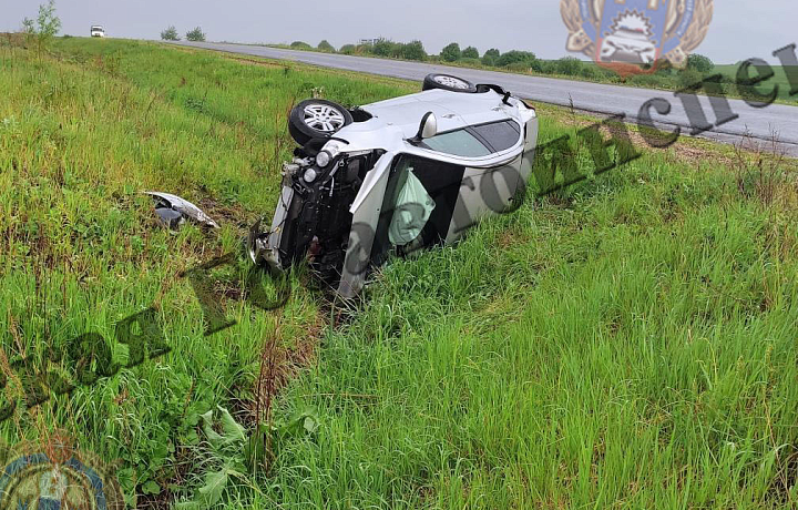 Автоледи на Chevrolet Aveo попала в больницу, перевернувшись в Киреевском районе
