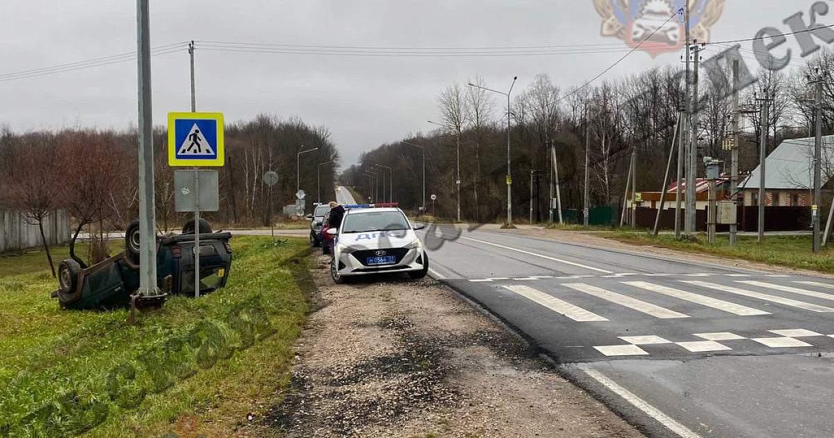 «Нива» опрокинулась на трассе М-2 «Крым» в Заокском районе — ТСН 24