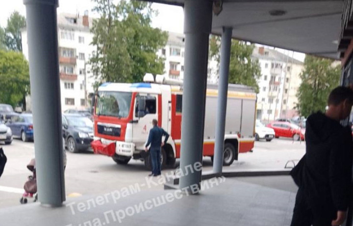 ﻿Из торговых центров Тулы эвакуируют людей из-за сообщений о минировании