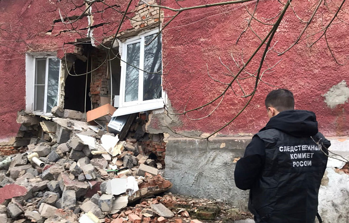 Следователи выяснят обстоятельства частичного обрушения дома в Киреевске