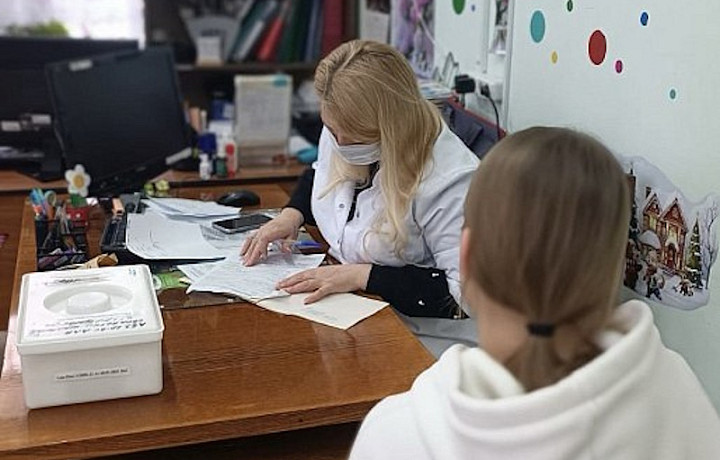 Осенью мобильные бригады тульских медиков осмотрели более тысячи детей