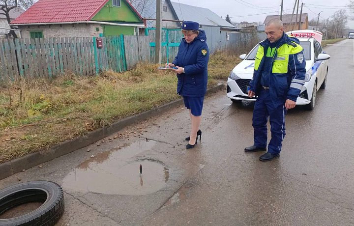 В Ясногорске на нескольких дорогах обнаружили ямы и отсутствие дорожных знаков