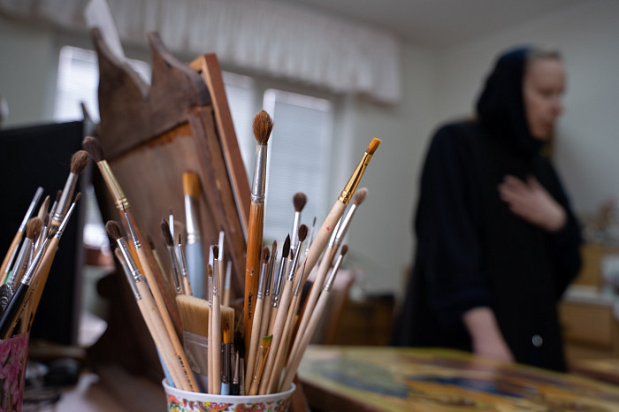 «А хочешь, я тебе расскажу про свои четыре жизни?»: как сейчас живут монахини и откуда в тульских Горелках появился приют, в котором спасают детей?