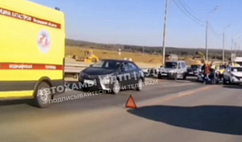 На въезде в Тульскую область собралась пробка из-за ДТП на мосту через Оку