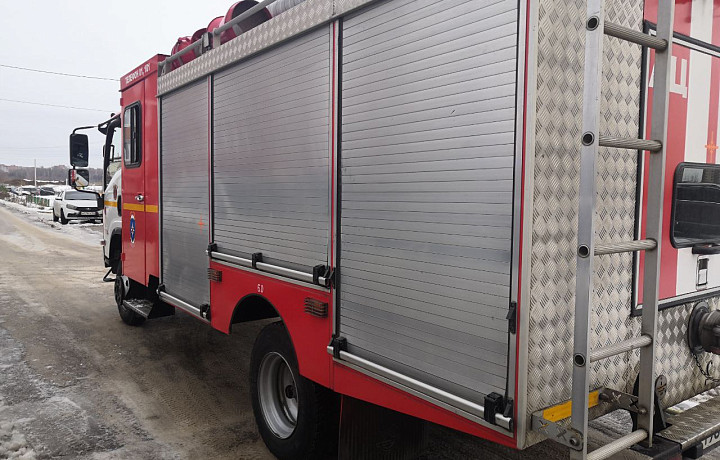 Экстренные службы работают на улице Новомосковская, где предположительно упала часть ракеты