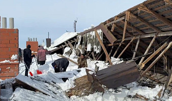 В Донском обрушилась кровля дома на улице Молодцова