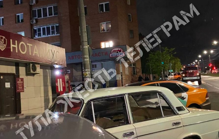 В квартире многоэтажного дома в Туле произошел пожар