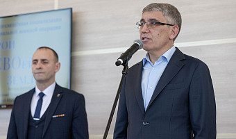 Дмитрий Миляев посетил фотовыставку «Герои СВОей Земли» в парке «Патриот»