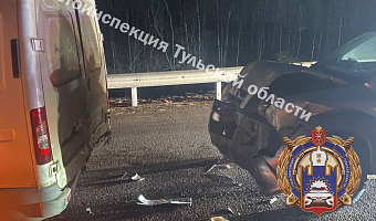 Два человека пострадали при столкновении Hyundai и «ГАЗ» на трассе М-2 в Щекинском районе