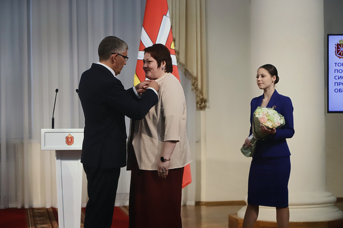 «В ваших руках находится будущее нашей страны»: Дмитрий Миляев вручил награды работникам системы среднего профобразования региона