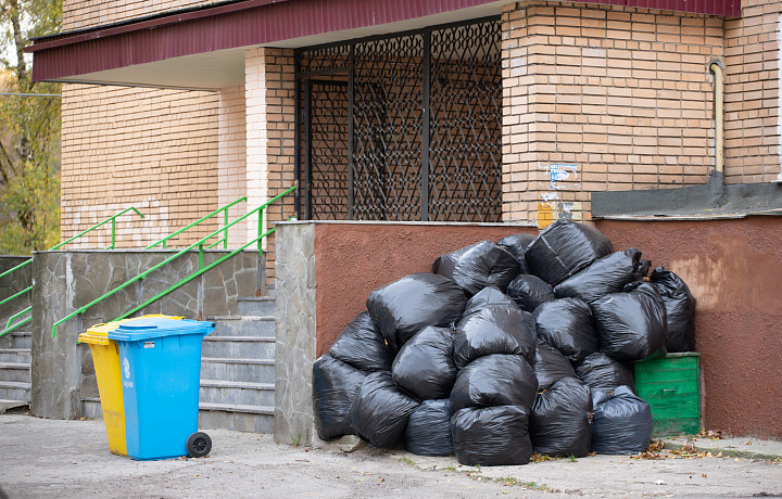 Администрацию тульских Липок обязали оборудовать контейнерную площадку по правилам