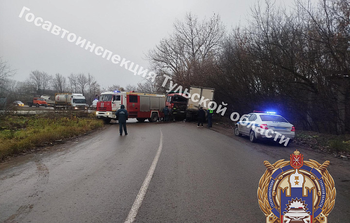 Водитель самосвала пострадал в ДТП в Новомосковске