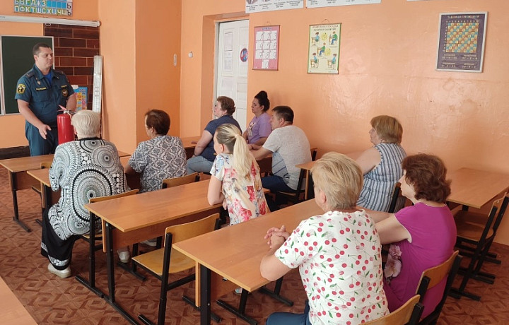 В МЧС продолжили проводить профилактическую работу с жителями Куркинского и Богородицкого районов