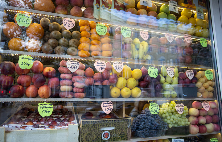 От шести до 74% – на сколько подешевели фрукты в тульских супермаркетах с начала лета