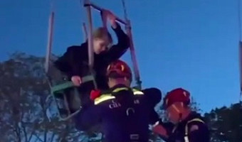 Тульские спасатели сняли 16 человек с неисправного аттракциона в Белоусовском парке