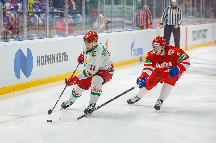 Фоторепортаж: как прошел матч между национальными сборными России и Беларуси