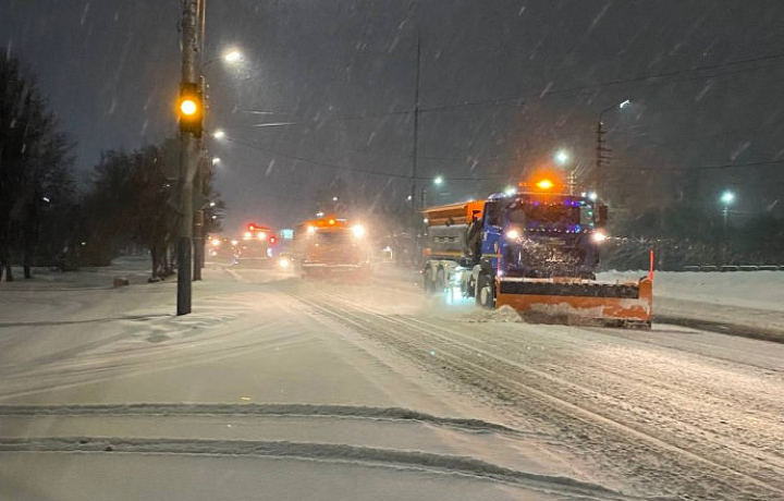 В уборке Тулы 27 ноября задействованы более 320 рабочих и 120 единиц спецтехники