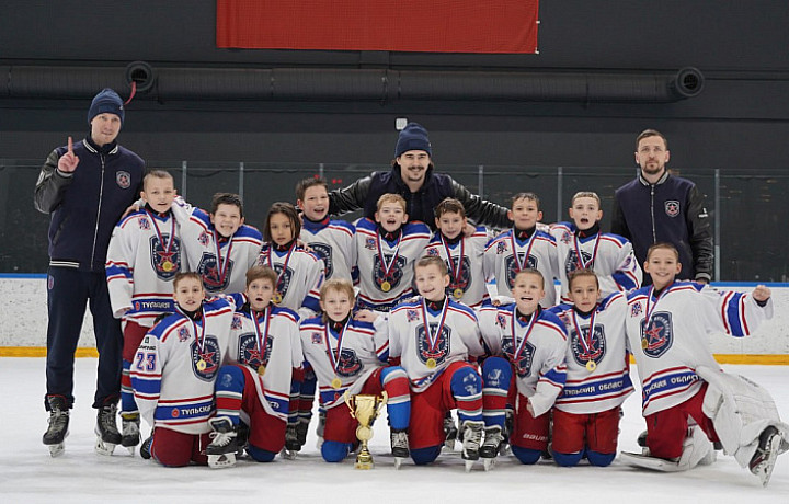 Алексей Дюмин поздравил юных тульских хоккеистов с победой в Кубке Федерации хоккея Москвы