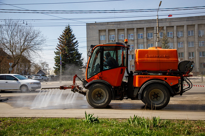 Уборка мусора ведется круглосуточно на тульских улицах