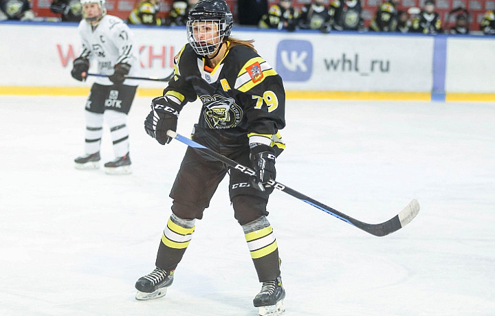 Тульская хоккеистка Анна Лопухова сыграет в Матче Звезд ЖХЛ в Туле