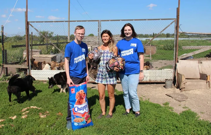 Волонтеры «Единой России» оказали помощь приюту для животных в Одоевском районе Тульской области