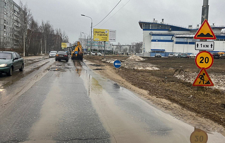 В Щекино начали приводить в порядок городские улицы и дороги после зимы