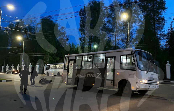 В Туле у автобуса отвалилось колесо во время движения