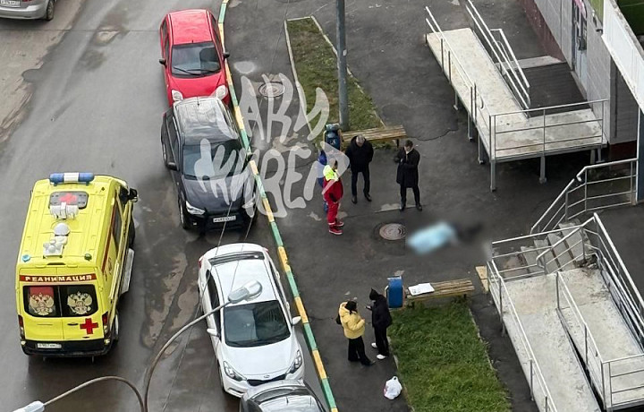 Труп школьницы обнаружили у 27-этажного дома в тульском микрорайоне Глушанки