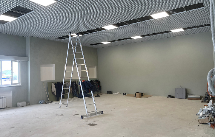 Глава администрации Ясногорска проконтролировал строительство ФОКа