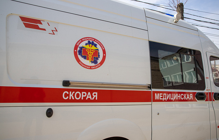При столкновении грузовика и грузопассажирской ГАЗели в Воловском районе пострадали шесть человек