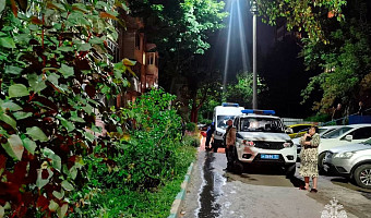 Тульские спасатели эвакуировали из горящего дома 20 жителей, пострадала женщина