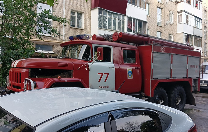 На пожаре в жилом доме в Донском пострадал человек