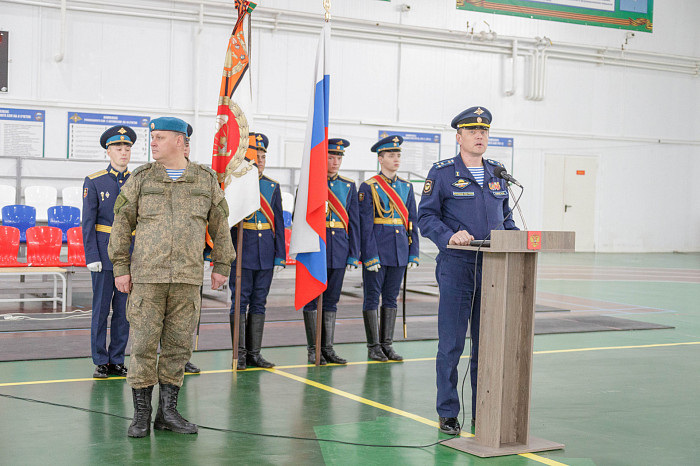 Мобилизованным тулякам вручили боевое оружие